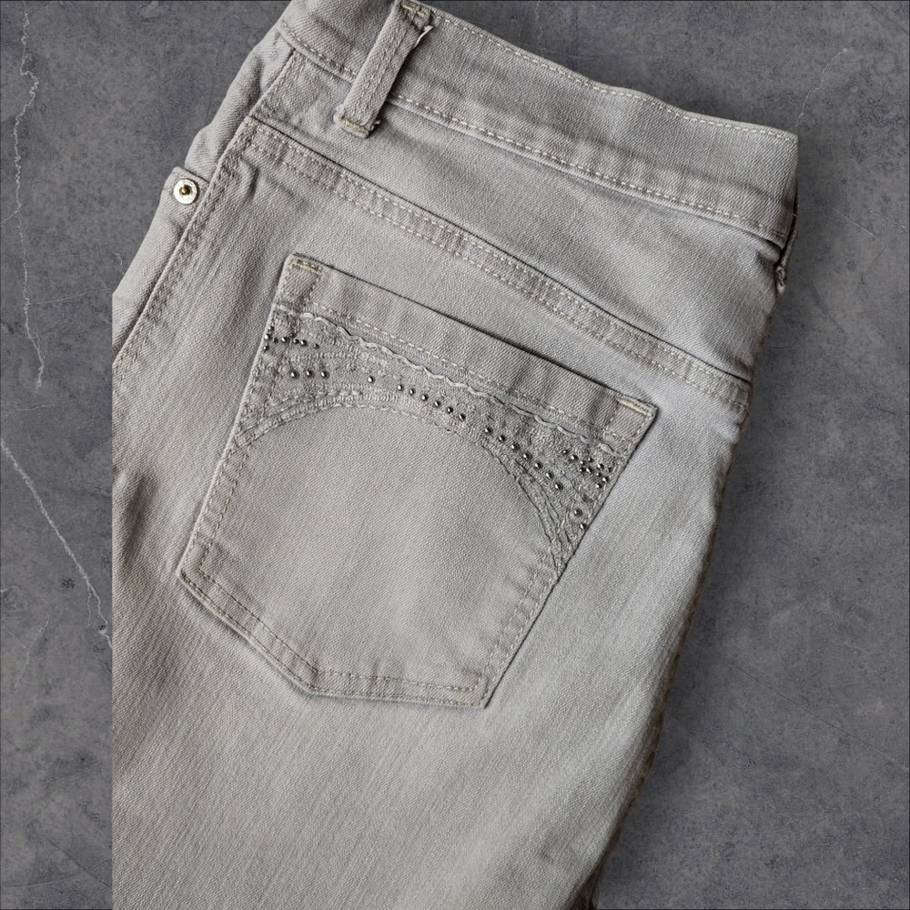 Gloria Vanderbilt Petite Amanda Straight Leg Jeans - Picture 6 of 6